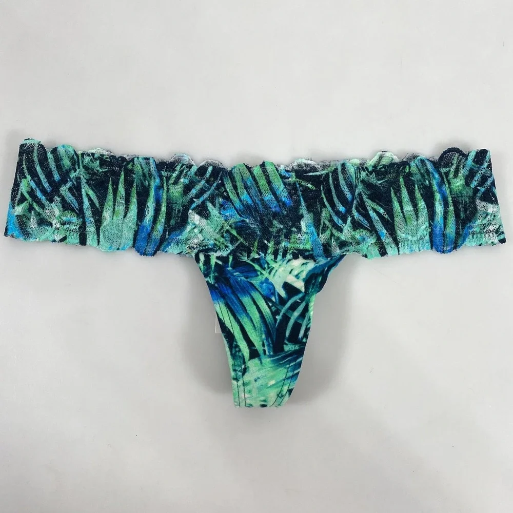 Victoria's Secret PINK Panties‎ Womens XS 3 Pack Thongs Hipster No Show Prints